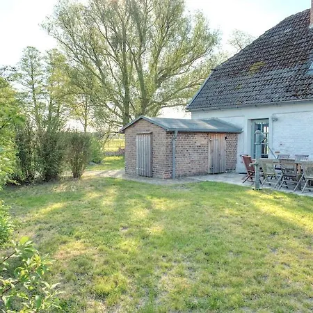 Tatil Evi Traumhaff Historischer Kahnschifferhof Mit Kamin, Liebevoll Restauriert Vogelsang-Warsin