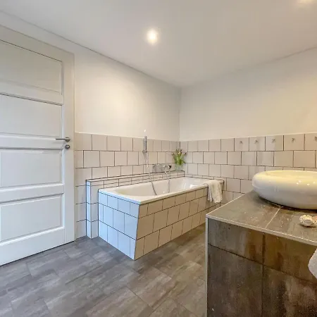 Tatil Evi Traumhaff Historischer Kahnschifferhof Mit Kamin, Liebevoll Restauriert Vogelsang-Warsin